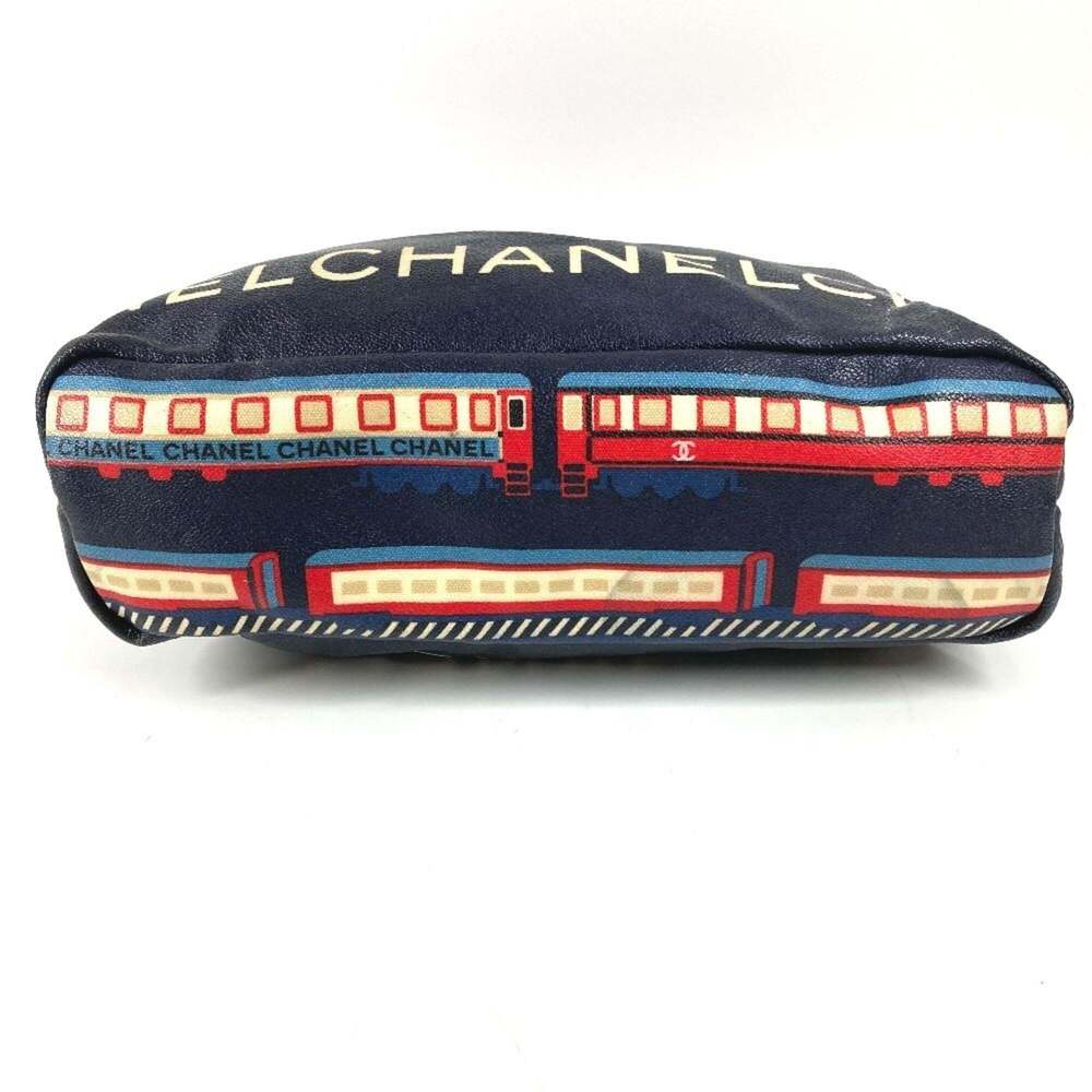 CHANEL Red Leather Shoulder Bag - Picture 5 of 16
